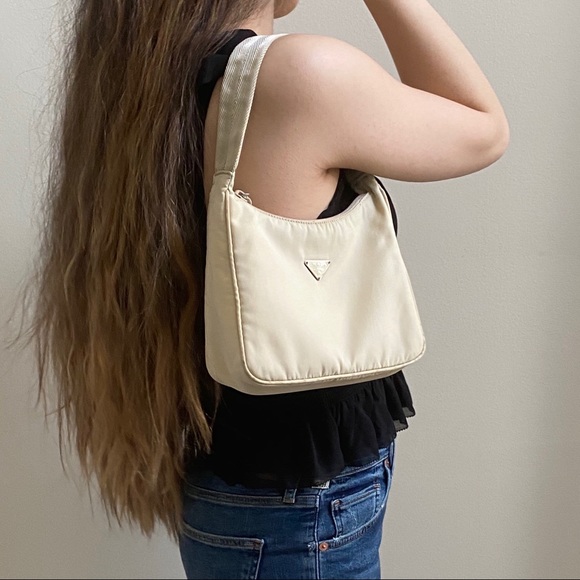 ✨ SOLD✨ Prada Light Beige Nylon Hobo - Picture 2 of 8